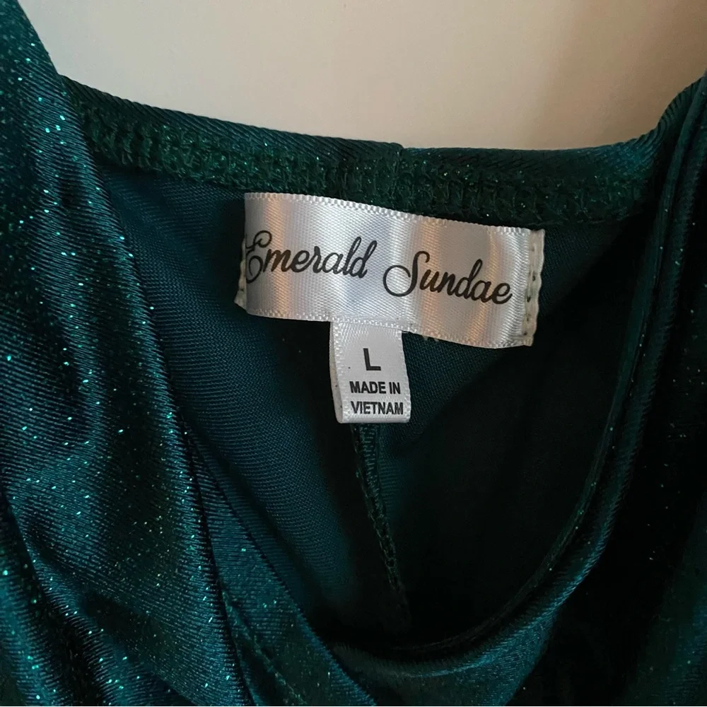 Sparkly Emerald Green Prom Foot Length Dress, Size Large - Picture 5 of 8